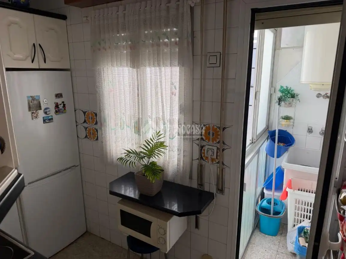 Cuina de Pis en venda en Jaén amb Aire condicionat i Moblat