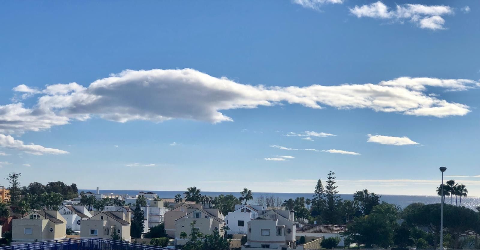 Vista exterior de Ático en venta en Estepona con Aire acondicionado y Terraza