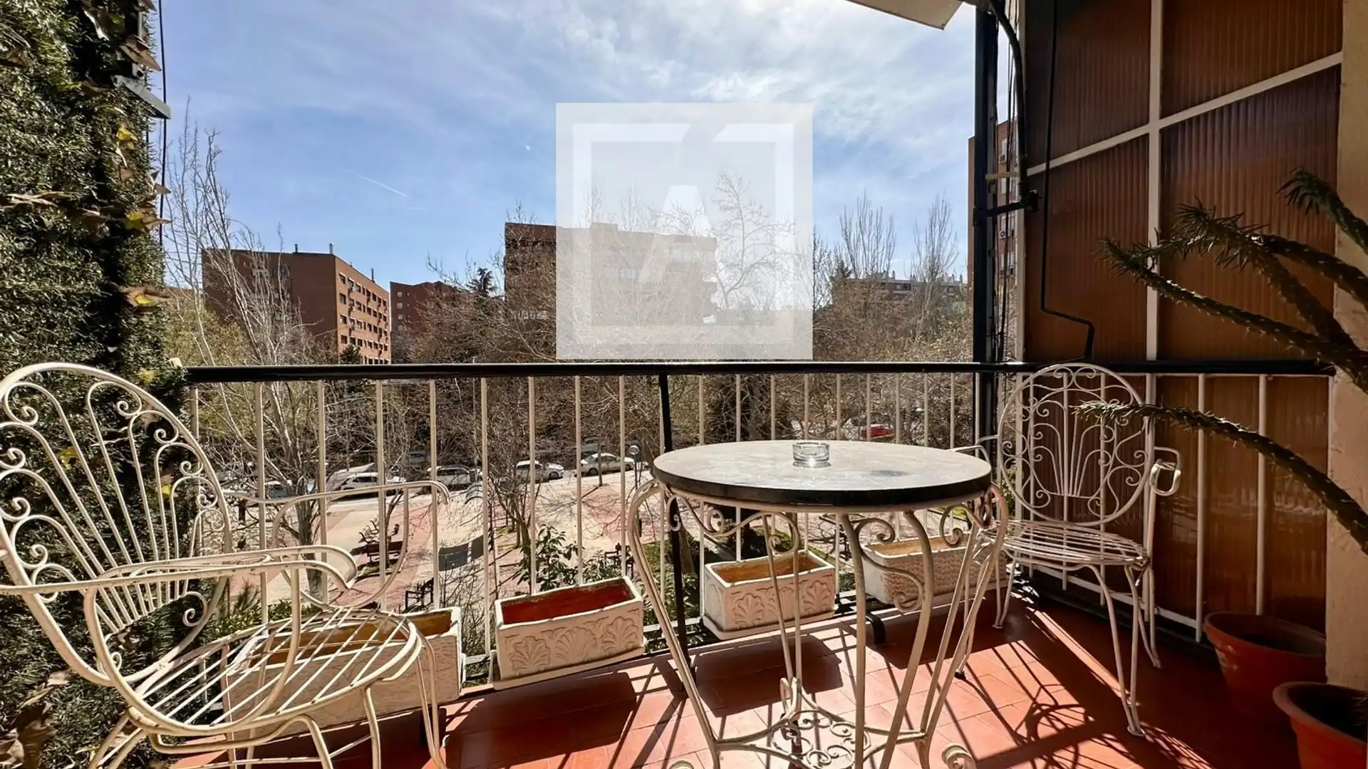 Flat for sale in Uruguay, Hispanoamérica - Bernabéu, Chamartín