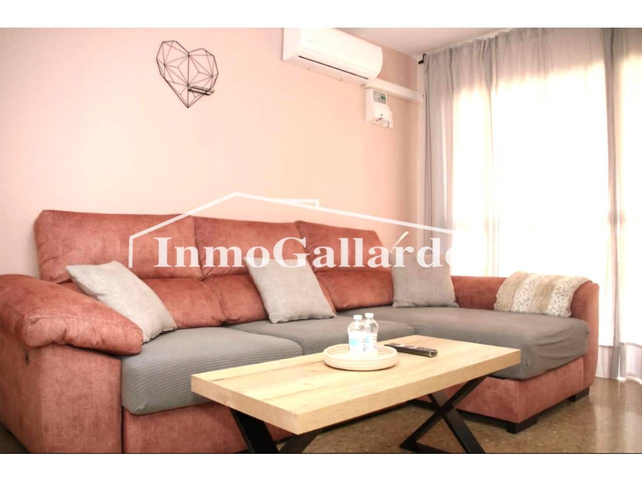 Sala de estar de Piso en venta en Rincón de la Victoria con Aire acondicionado, Terraza y Piscina comunitaria