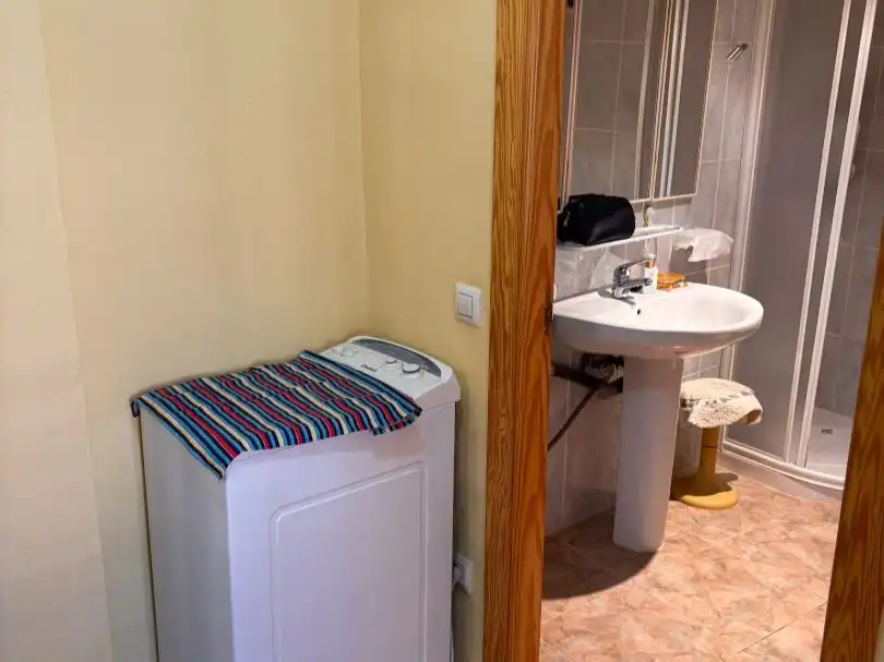 Bany de Casa o xalet en venda en Chulilla amb Aire condicionat, Terrassa i Balcó