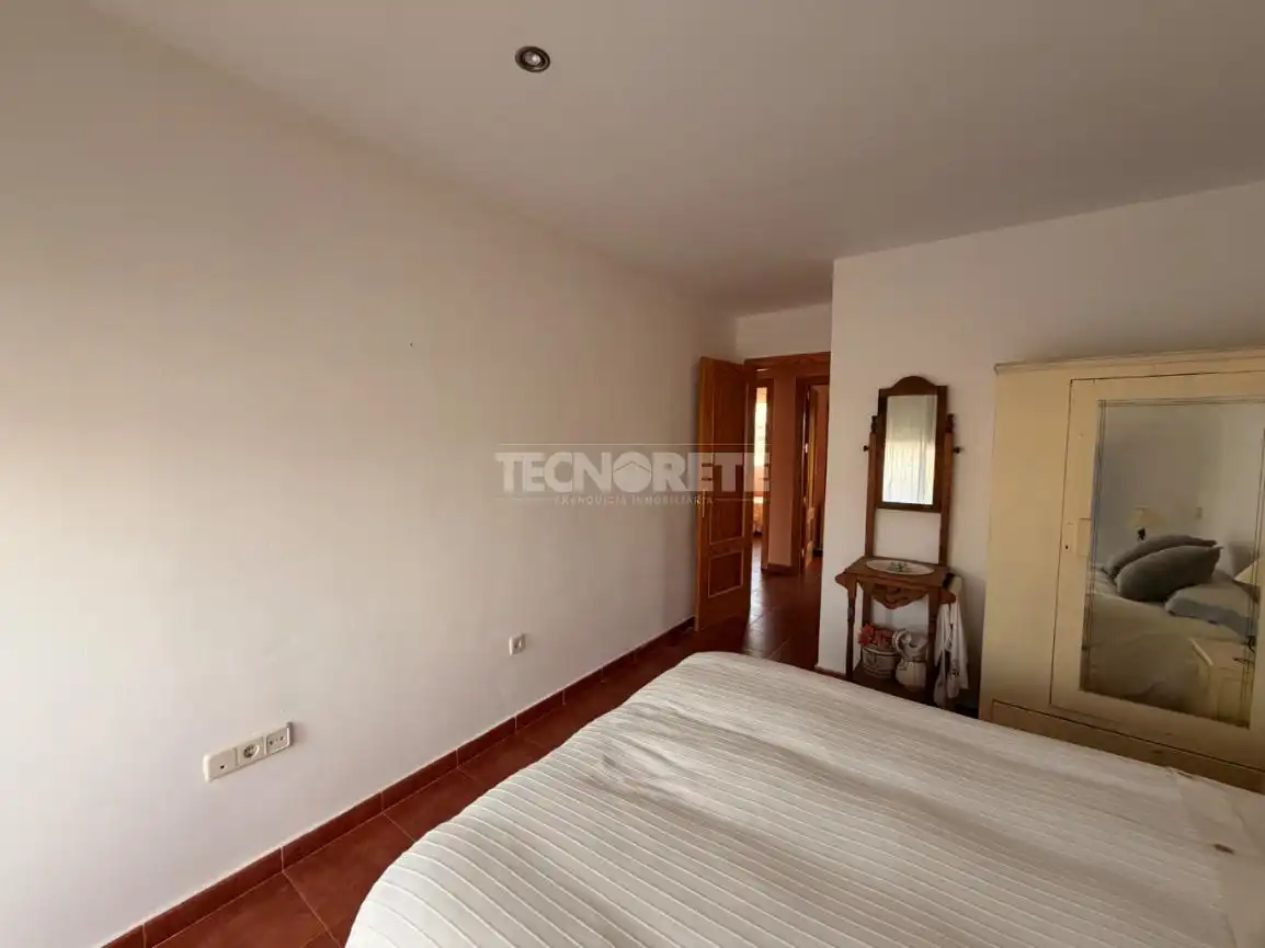 Habitación de Casa adosada en venta en Aldeanueva de Barbarroya con Aire acondicionado, Terraza y Amueblado