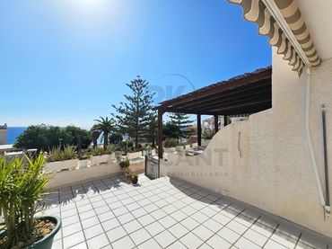 Bungalow amb jardí en venda a Avenida Armada Española 66