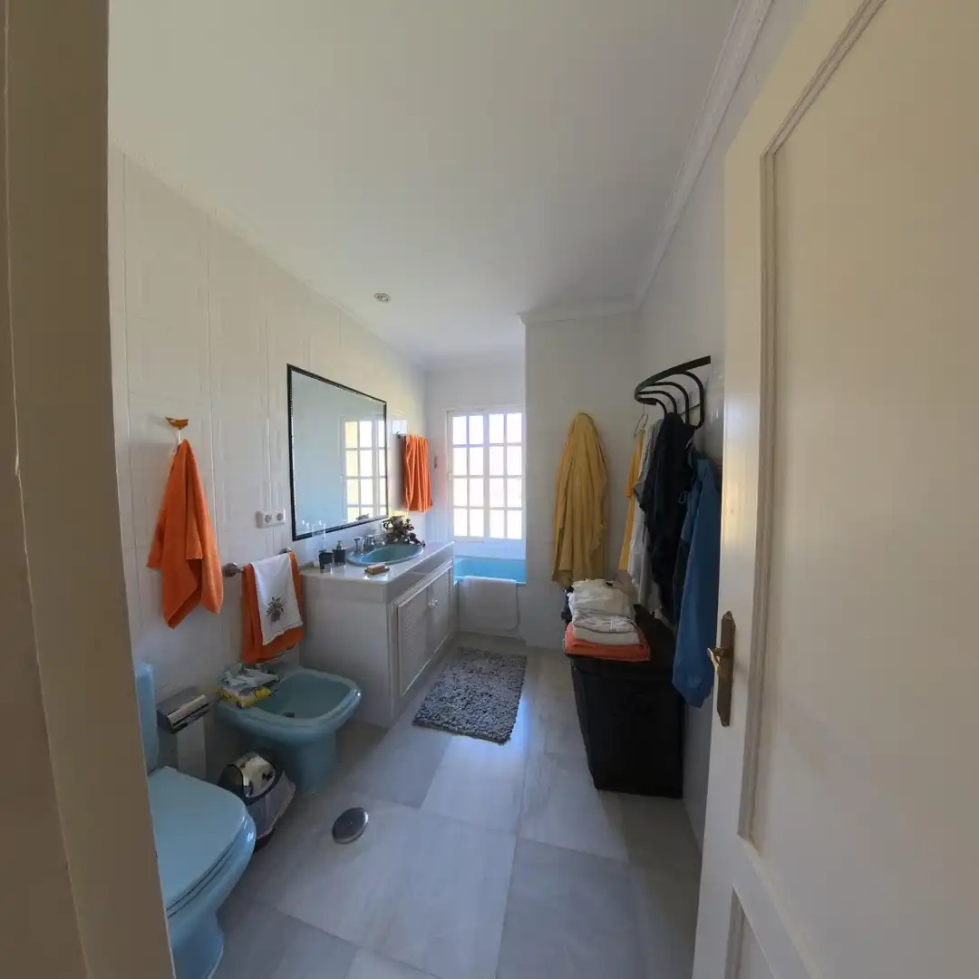 Bany de Casa o xalet en venda en Chiclana de la Frontera amb Aire condicionat, Jardí privat i Traster