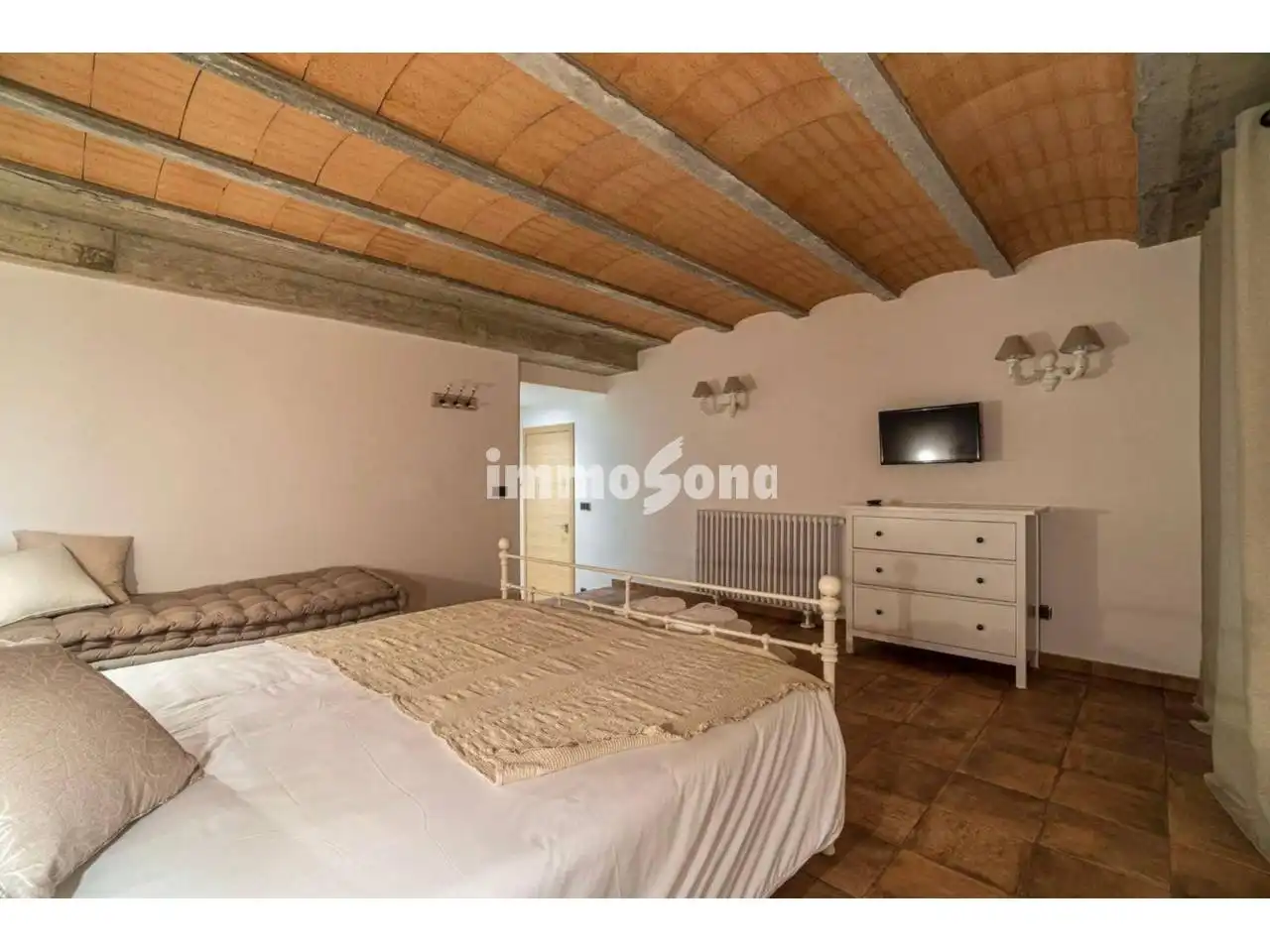 Bedroom of Houses for sale in La Vall d'en Bas  with Heating, Private garden and Terrace