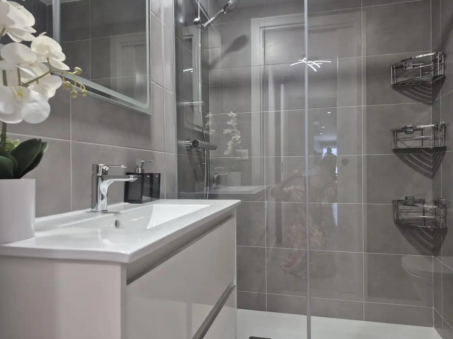 Baño de Piso de alquiler en Alicante / Alacant con Aire acondicionado, Calefacción y Terraza