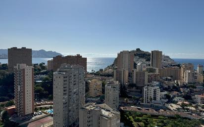 Vista exterior de Apartament en venda en Benidorm amb Aire condicionat, Terrassa i Balcó