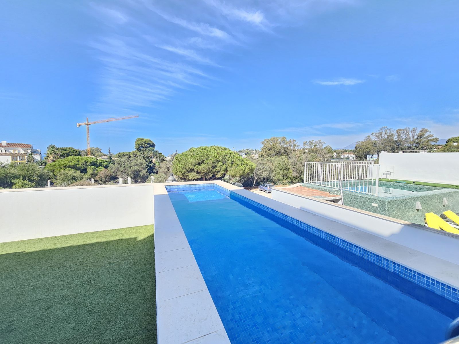Swimming pool of House or chalet for sale in Marbella  with Air Conditioner and Terrace