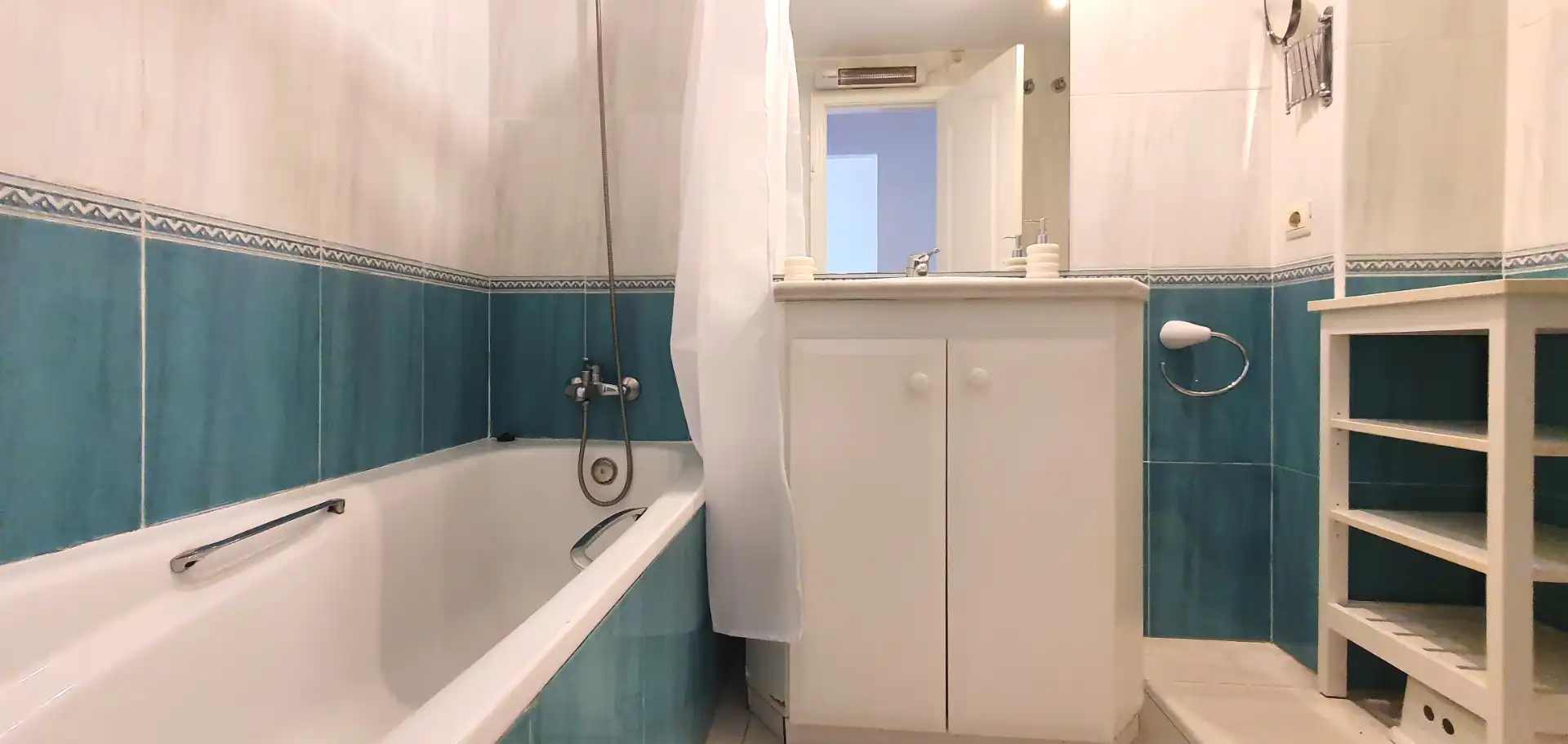 Baño de Apartamento de alquiler en Dénia con Aire acondicionado, Calefacción y Terraza