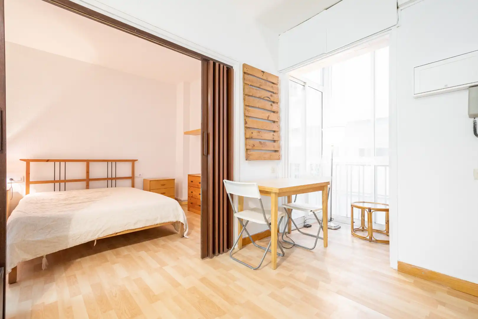 Schlafzimmer von Wohnung zum Verkauf in Barcelona mit Klimaanlage und Heizung