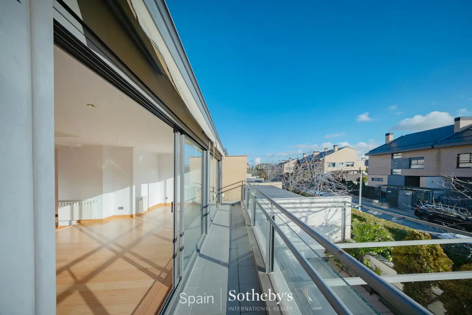 Vista exterior de Apartament de lloguer en La Moraleja amb Aire condicionat, Calefacció i Terrassa