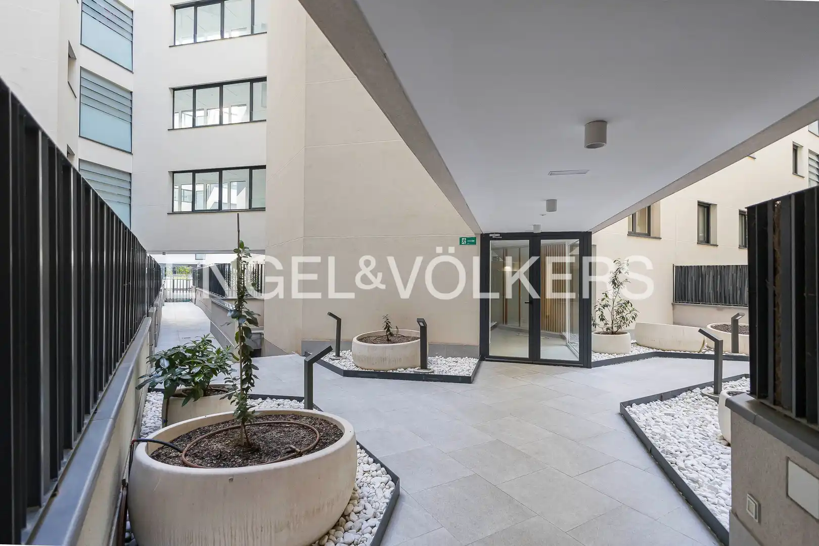 Terraza de Piso de alquiler en Madrid con Aire acondicionado, Calefacción y Jardín privado