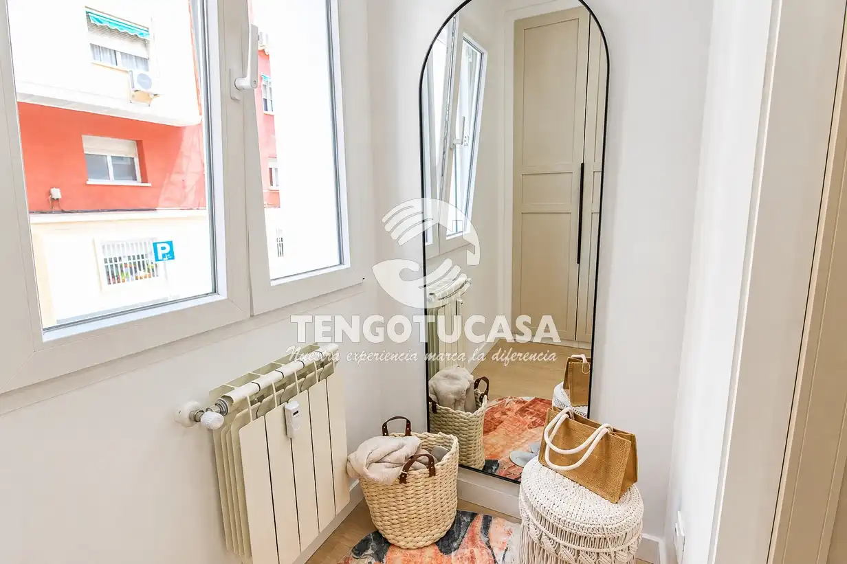 Schlafzimmer von Wohnung zum Verkauf in Madrid mit Klimaanlage, Möbliert und Ofen