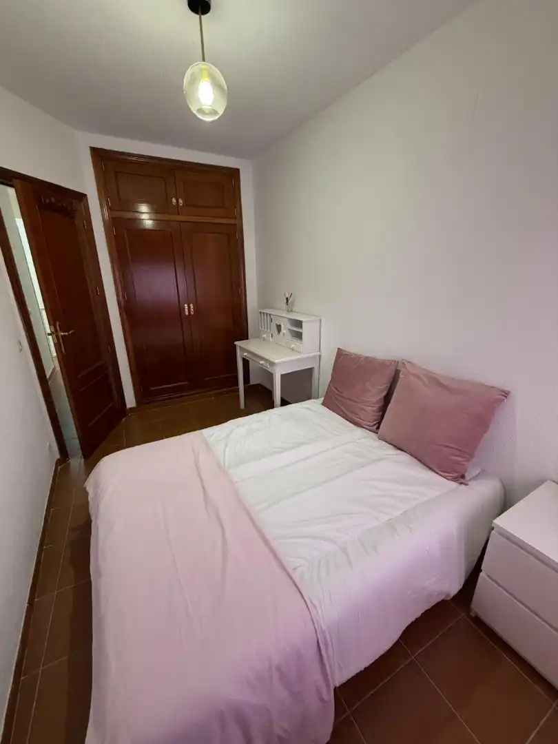 Habitación de Casa o chalet en venta en Navamorcuende con Calefacción, Terraza y Amueblado