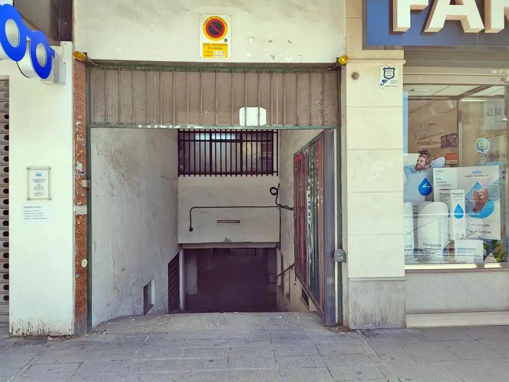 Garaje en venta en Granada