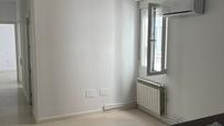 Bedroom of Flat to rent in  Madrid Capital  with Air Conditioner