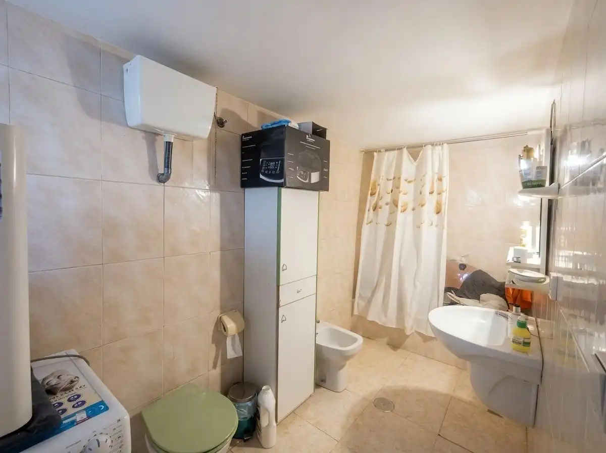Bathroom of Houses for sale in Albacete