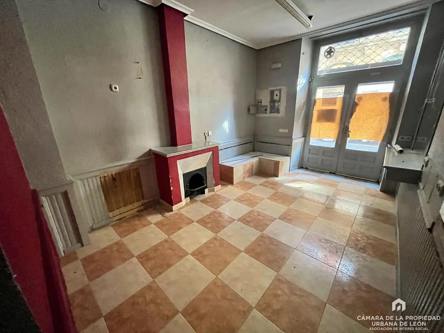 Sala de estar de Local en venta en León Capital 