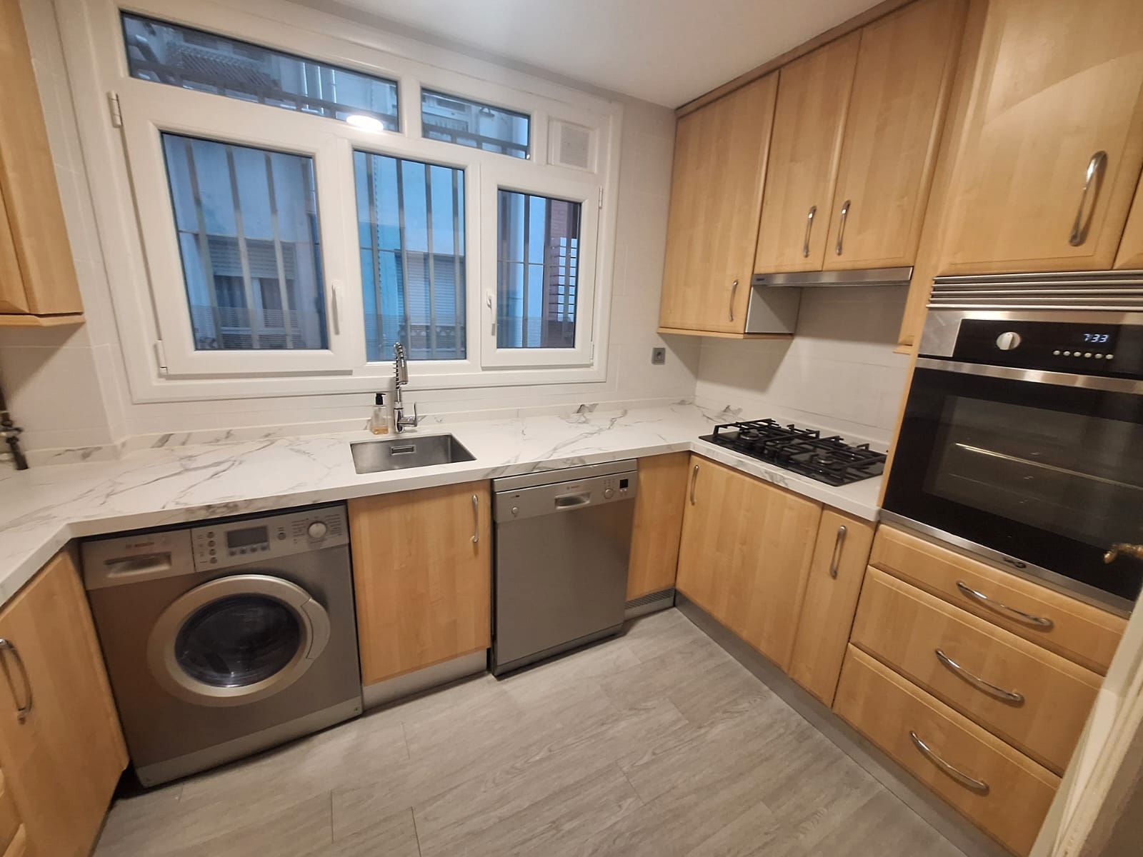Kitchen of Flat to rent in  Madrid Capital  with Heating, Oven and Washing machine
