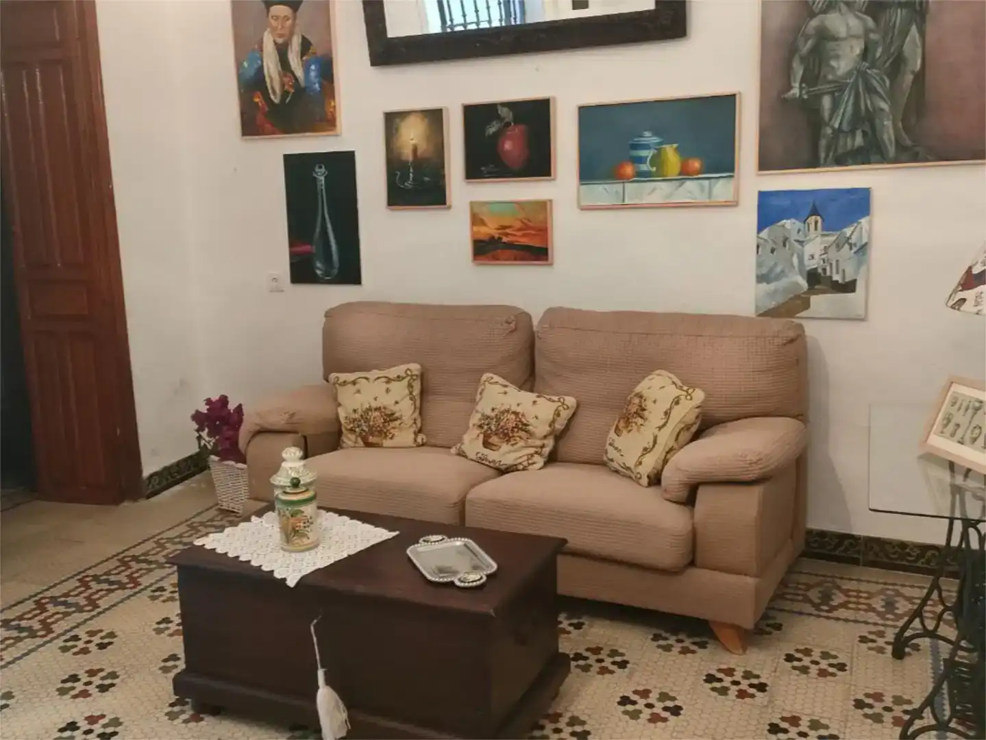 Sala d'estar de Casa adosada en venda en Manzanilla amb Aire condicionat, Moblat i Balcó