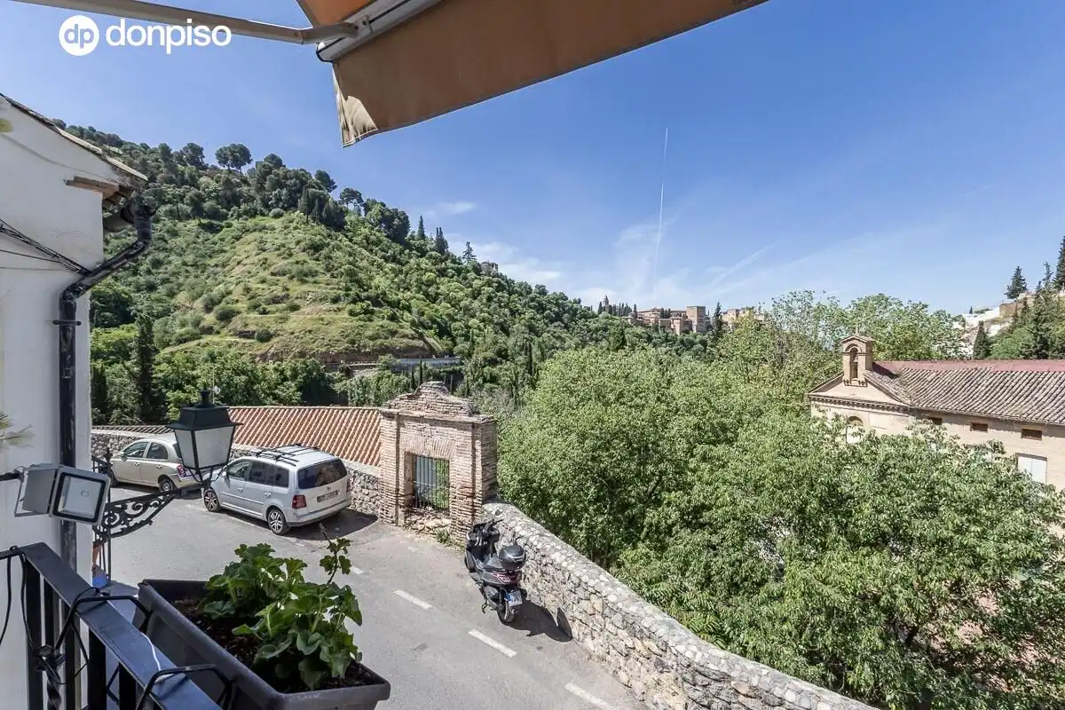 Vista exterior de Casa o xalet en venda en Albaicín