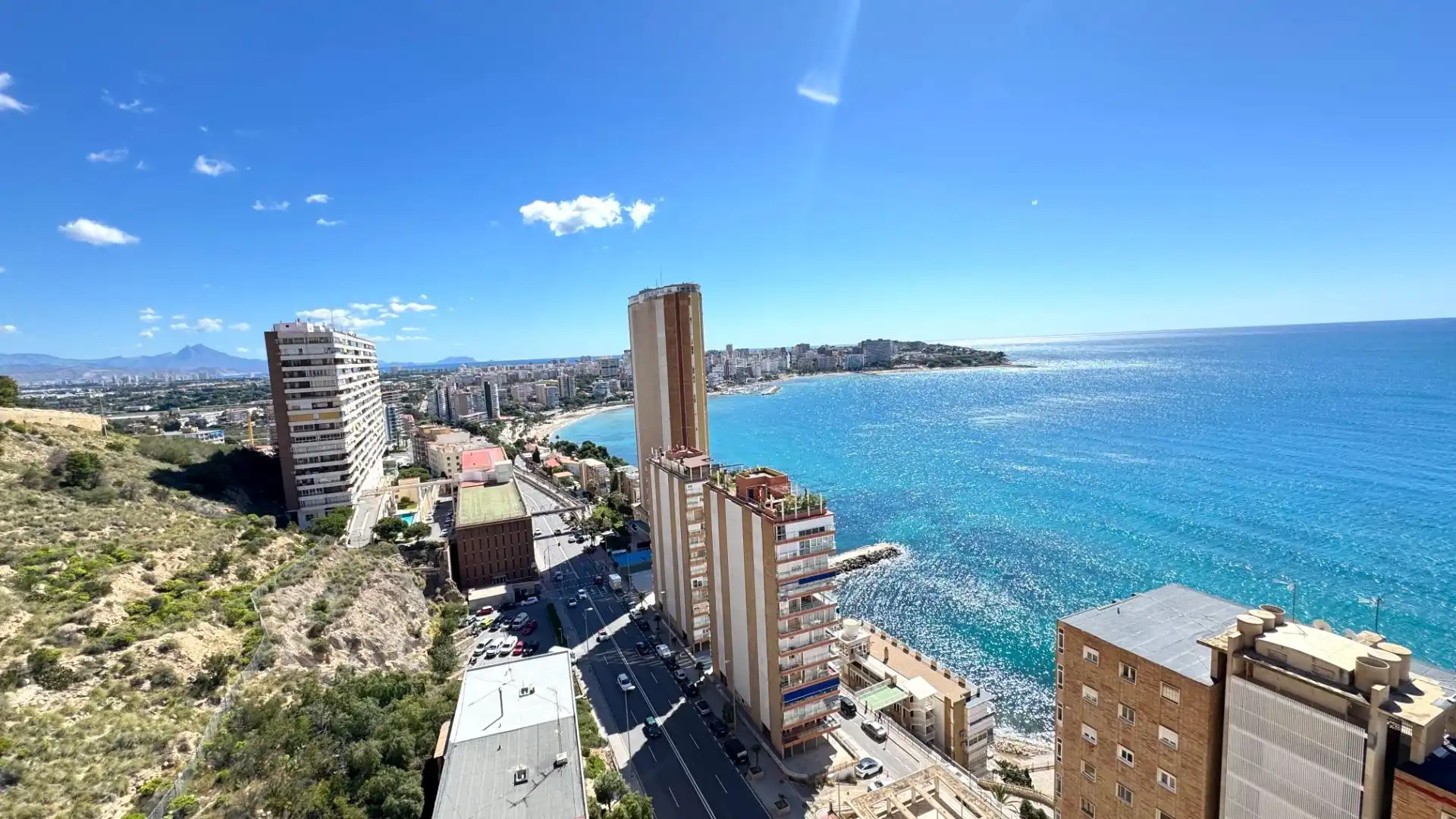Vista exterior de Pis en venda en Alicante / Alacant amb Calefacció, Moblat i Jacuzzi