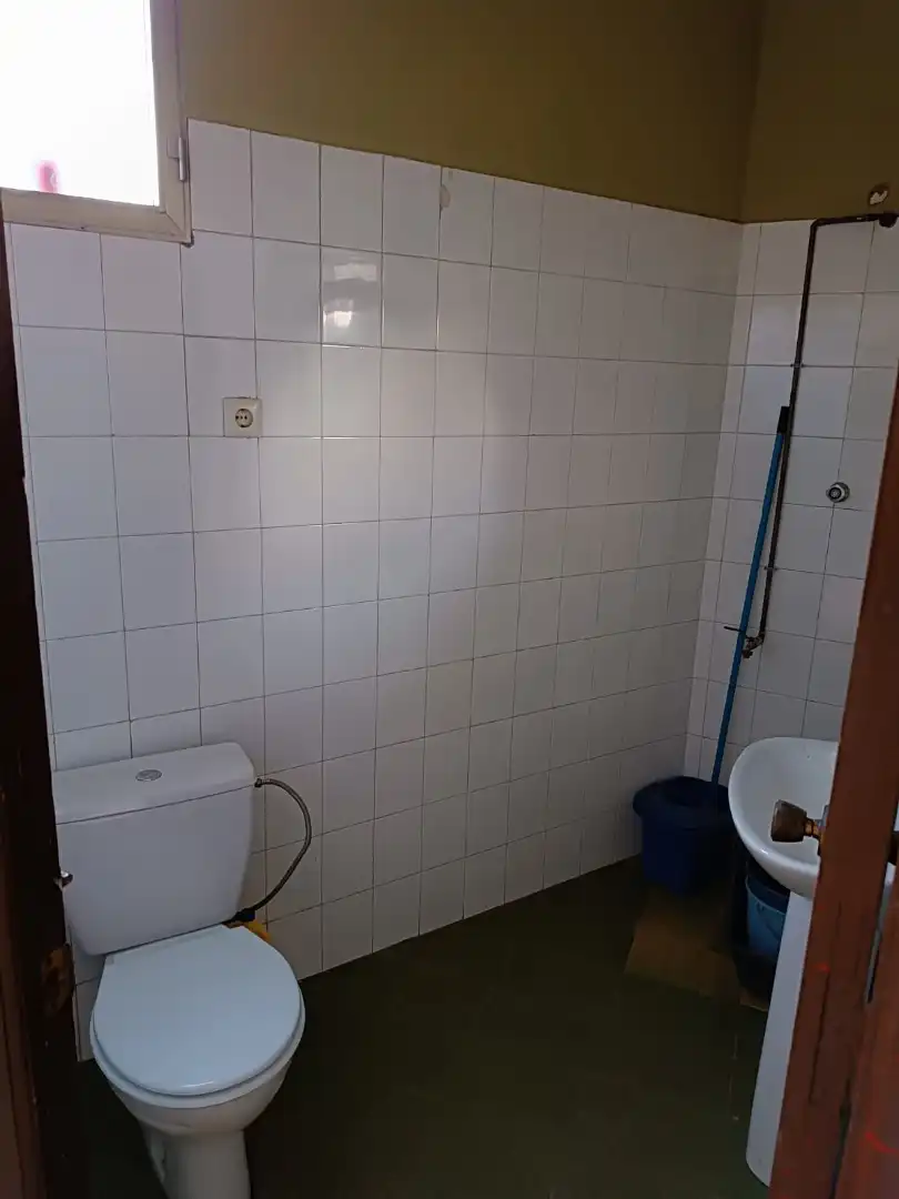 Bany de Local de lloguer en Dos Hermanas