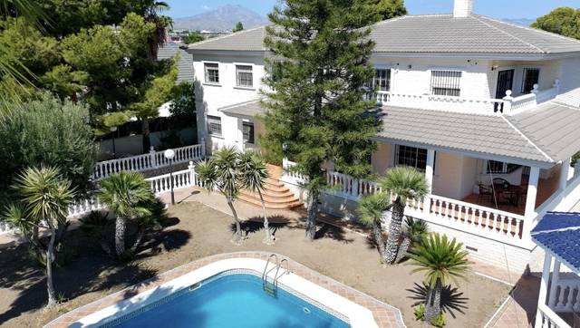 Casa-chalet en Venta en Los Girasoles