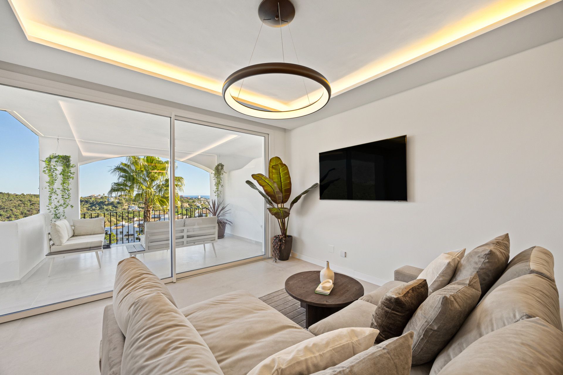 Living room of Apartment for sale in Benahavís  with Air Conditioner, Heating and Terrace