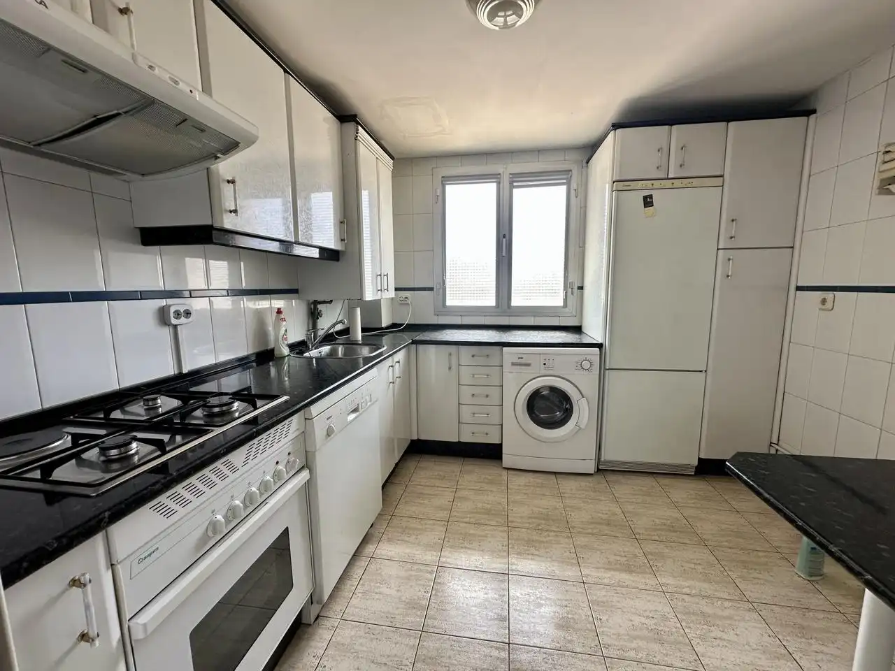 Cocina de Piso en venta en Alcorcón con Calefacción