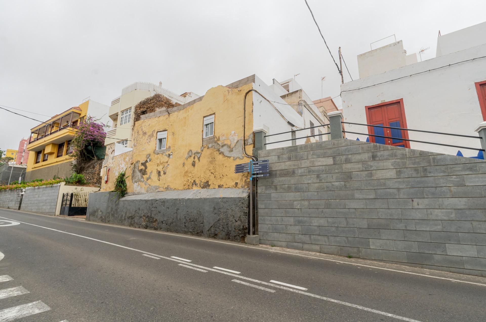 Vista exterior de Casa adosada en venda en Santa María de Guía de Gran Canaria amb Balcó