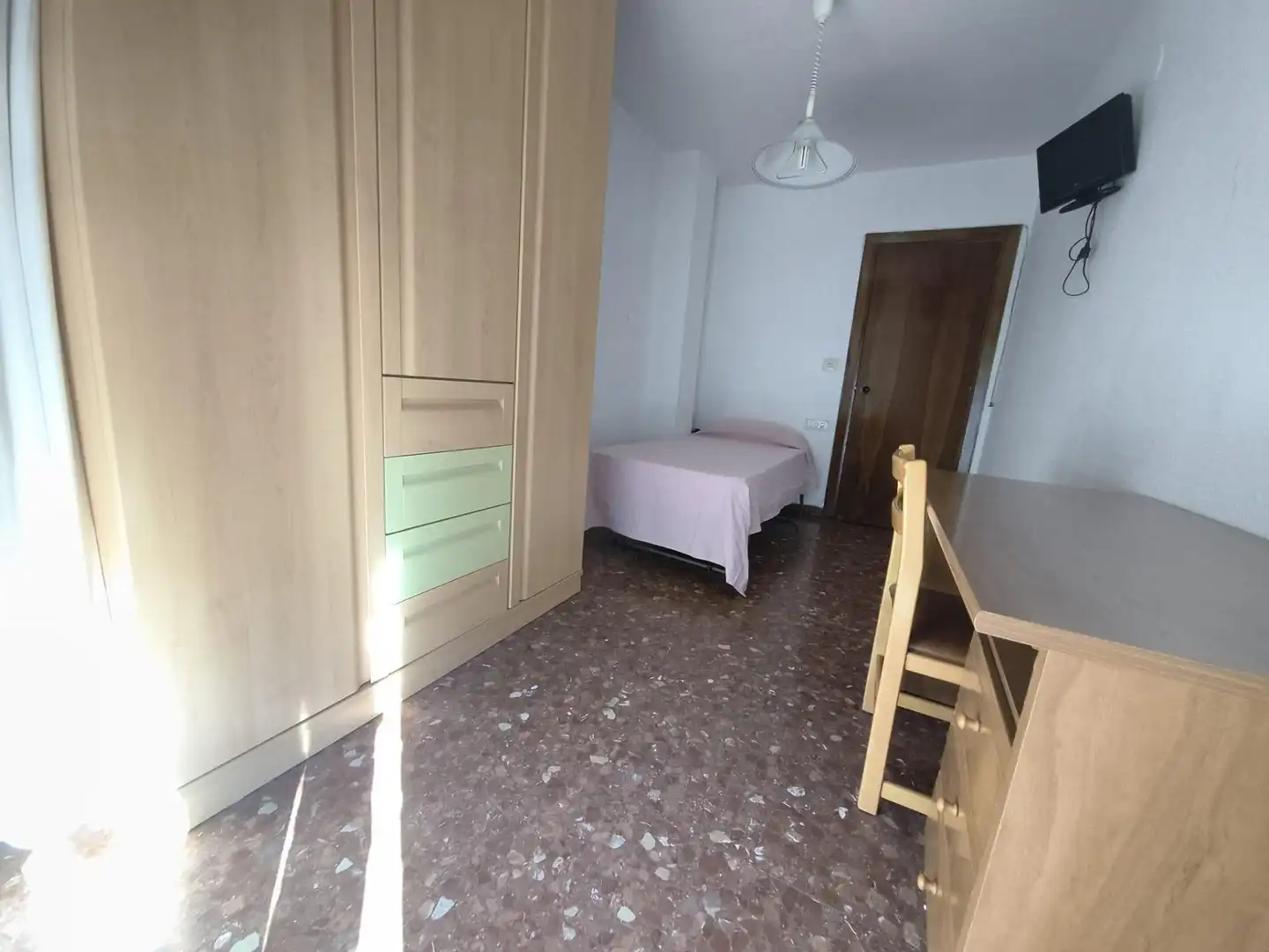 Dormitori de Pis de lloguer en Granada amb Aire condicionat, Calefacció i Terrassa