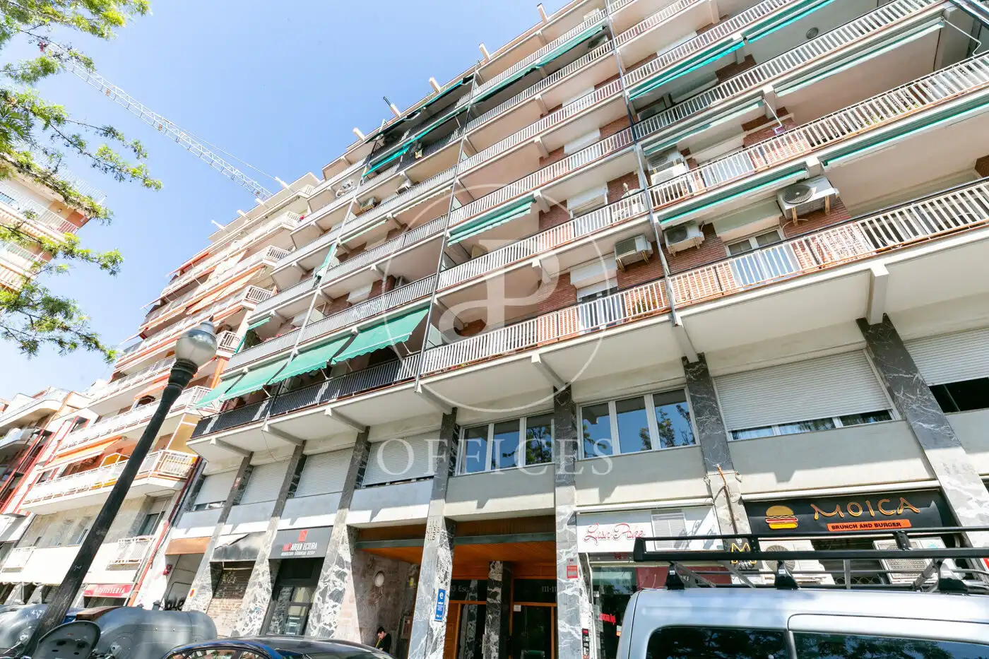 Außenansicht von Büro zum Verkauf in Barcelona mit Klimaanlage