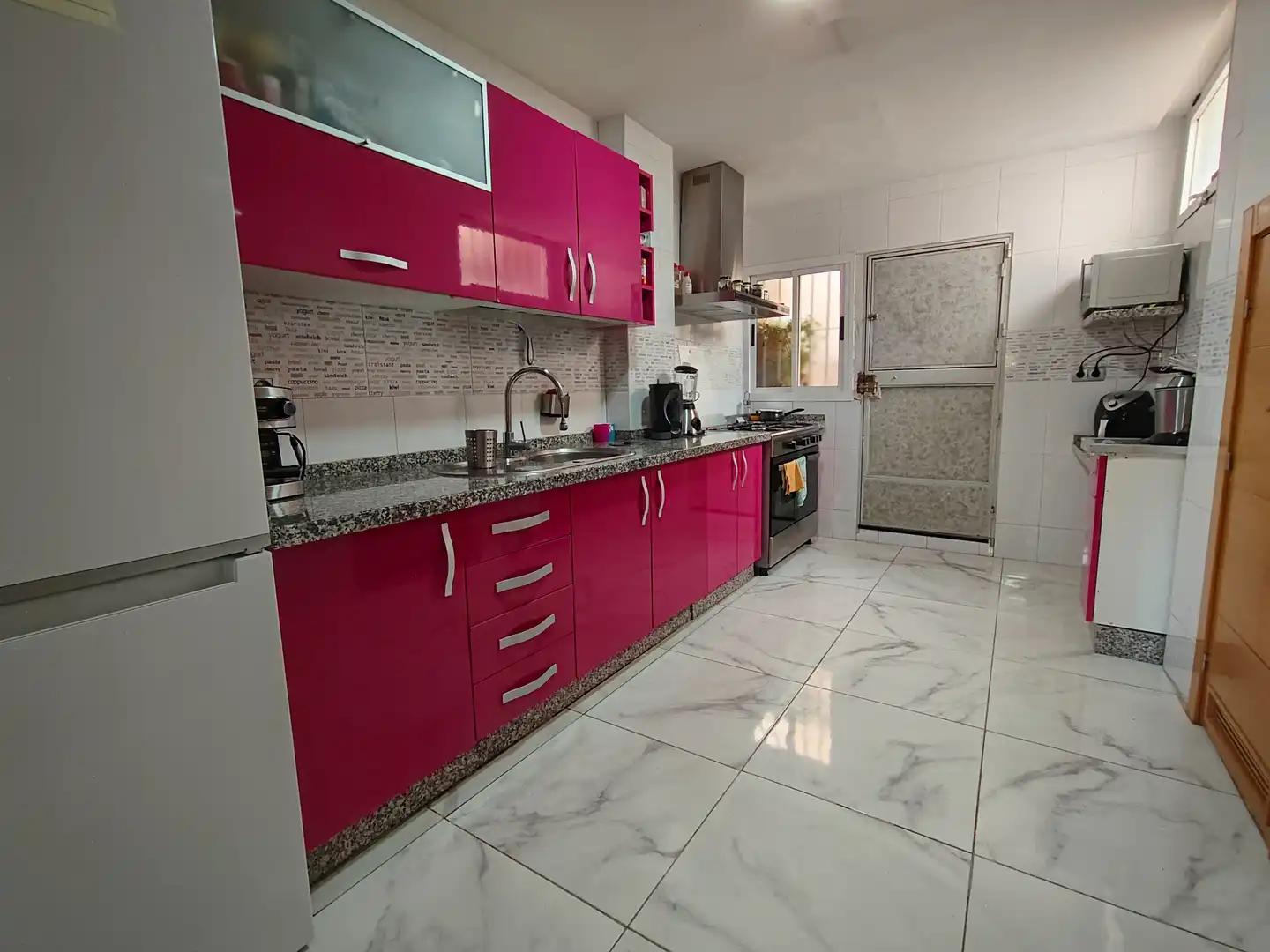 Cocina de Casa adosada en venta en Alhendín con Aire acondicionado, Amueblado y Balcón