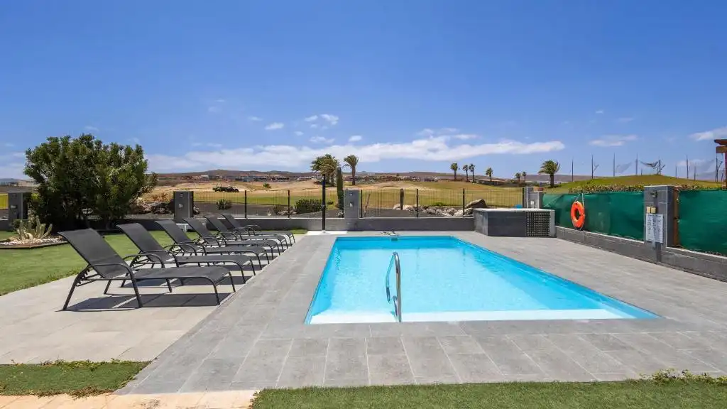 Piscina de Casa o chalet en venta en Antigua