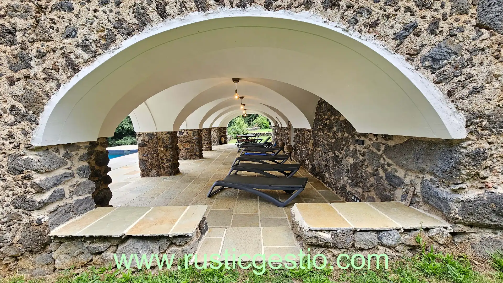 Terraza de Finca rústica en venta en Olot con Aire acondicionado, Jardín privado y Parquet