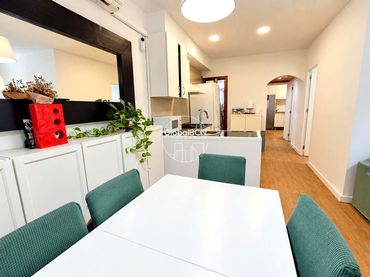 Bajo con ascensor en venta en calle de Guitard