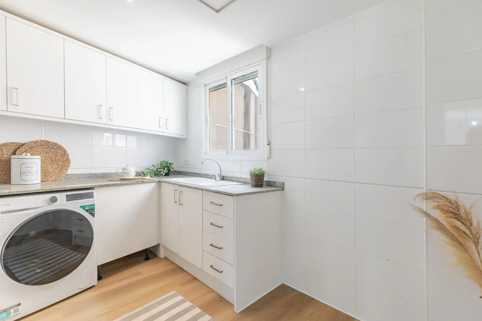 Küche von Einfamilien-Reihenhaus zum Verkauf in Gilet mit Terrasse, Abstellraum und Balkon