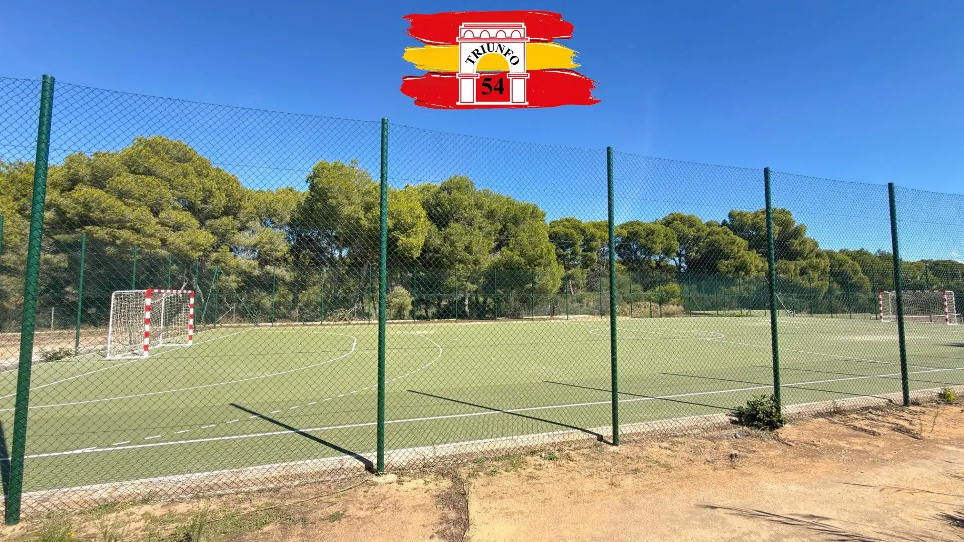 Parking de Casa adosada en venta en Pilar de la Horadada con Aire acondicionado, Jardín privado y Amueblado