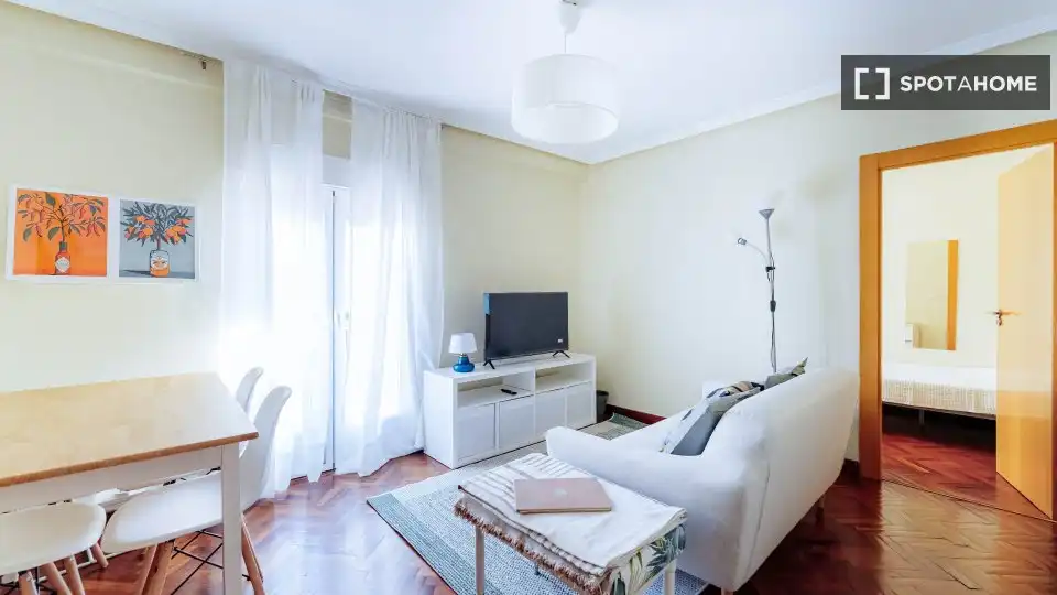Sala de estar de Piso para compartir en Valladolid con Aire acondicionado, Calefacción y Amueblado