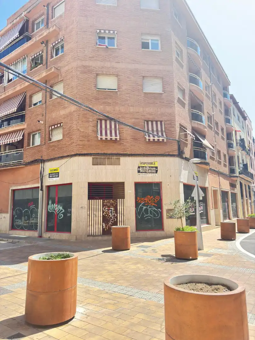Vista exterior de Local en venta en Tarragona con Aire acondicionado, Calefacción y Amueblado
