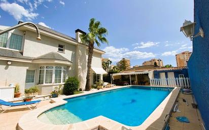 Piscina de Casa o xalet en venda en Orihuela amb Jardí privat, Terrassa i Piscina