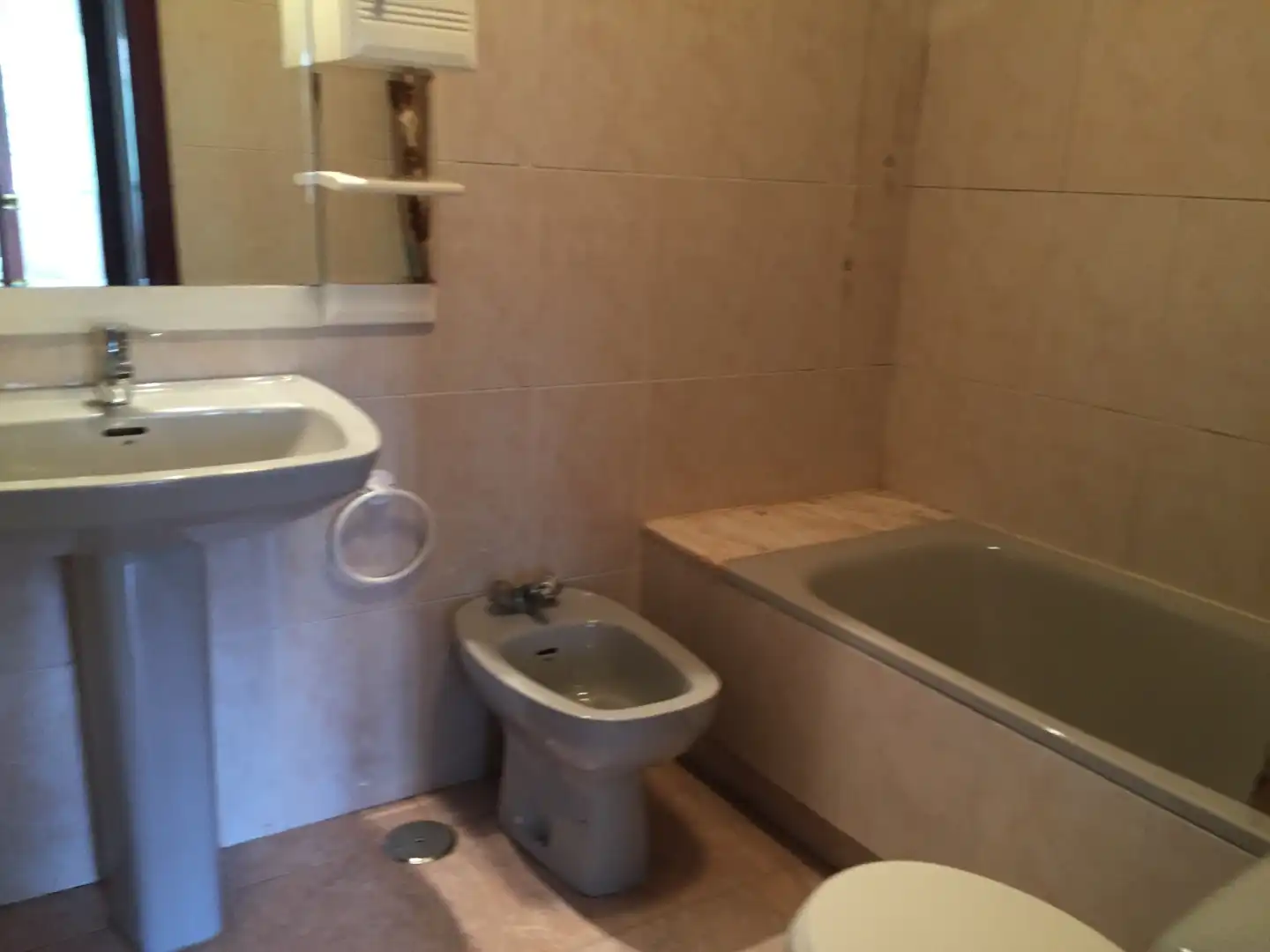 Bathroom of Flat for rent in Santiago de Compostela   with Furnished
