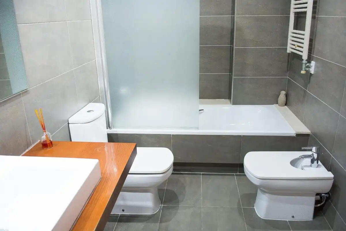 Bathroom of Flat for sale in Badalona  with Air Conditioner, Heating and Parquet flooring