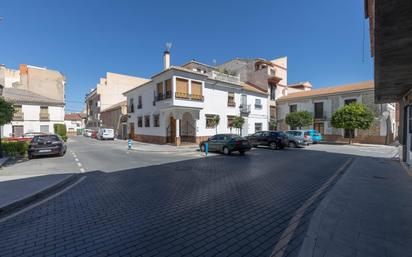 Vista exterior de Pis en venda en Churriana de la Vega amb Calefacció, Parquet i Terrassa