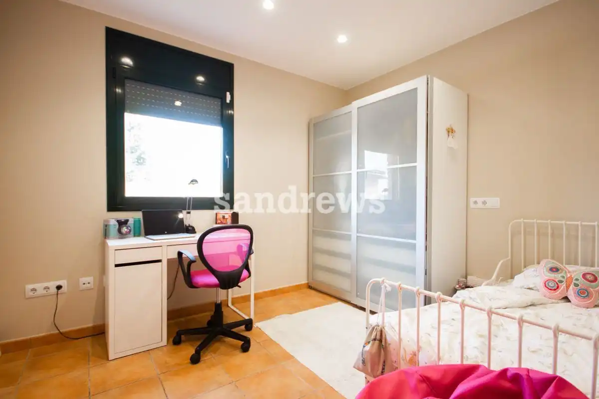 Habitación de Casa o chalet en venta en Sant Miquel de Fluvià con Aire acondicionado, Calefacción y Jardín privado