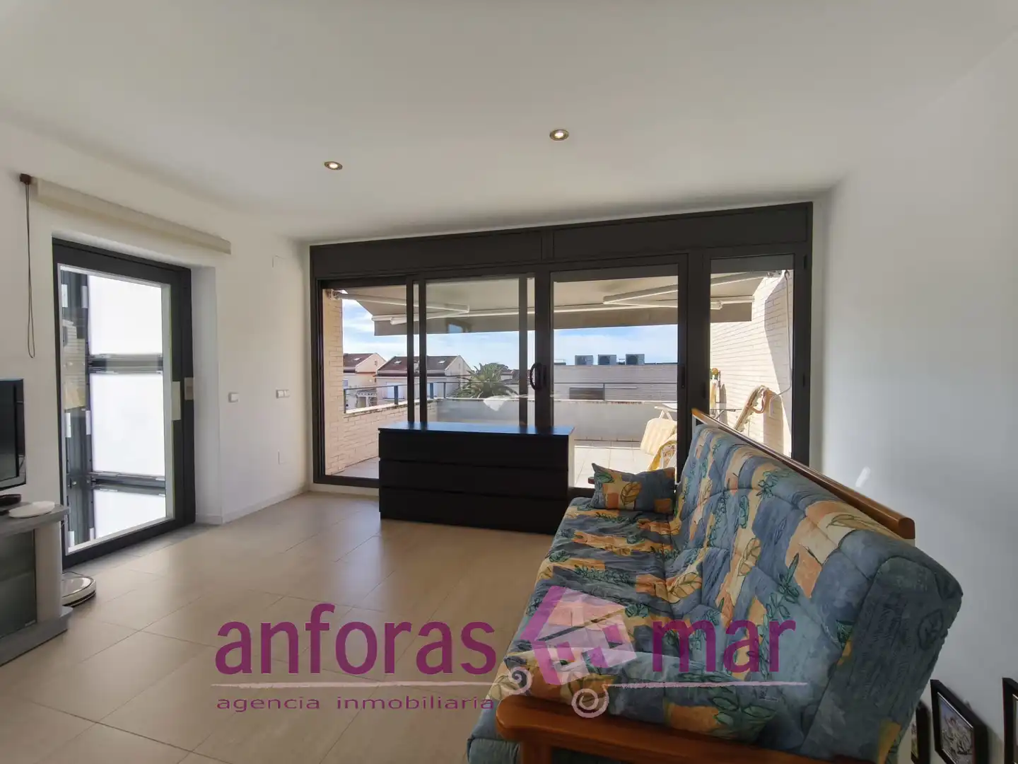 Habitación de Casa adosada en venta en Torredembarra con Aire acondicionado, Calefacción y Jardín privado