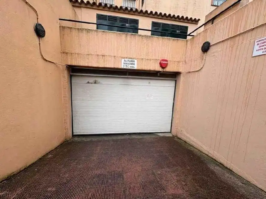 Aparcament de Pis en venda en Chiclana de la Frontera amb Jardí privat i Piscina comunitària