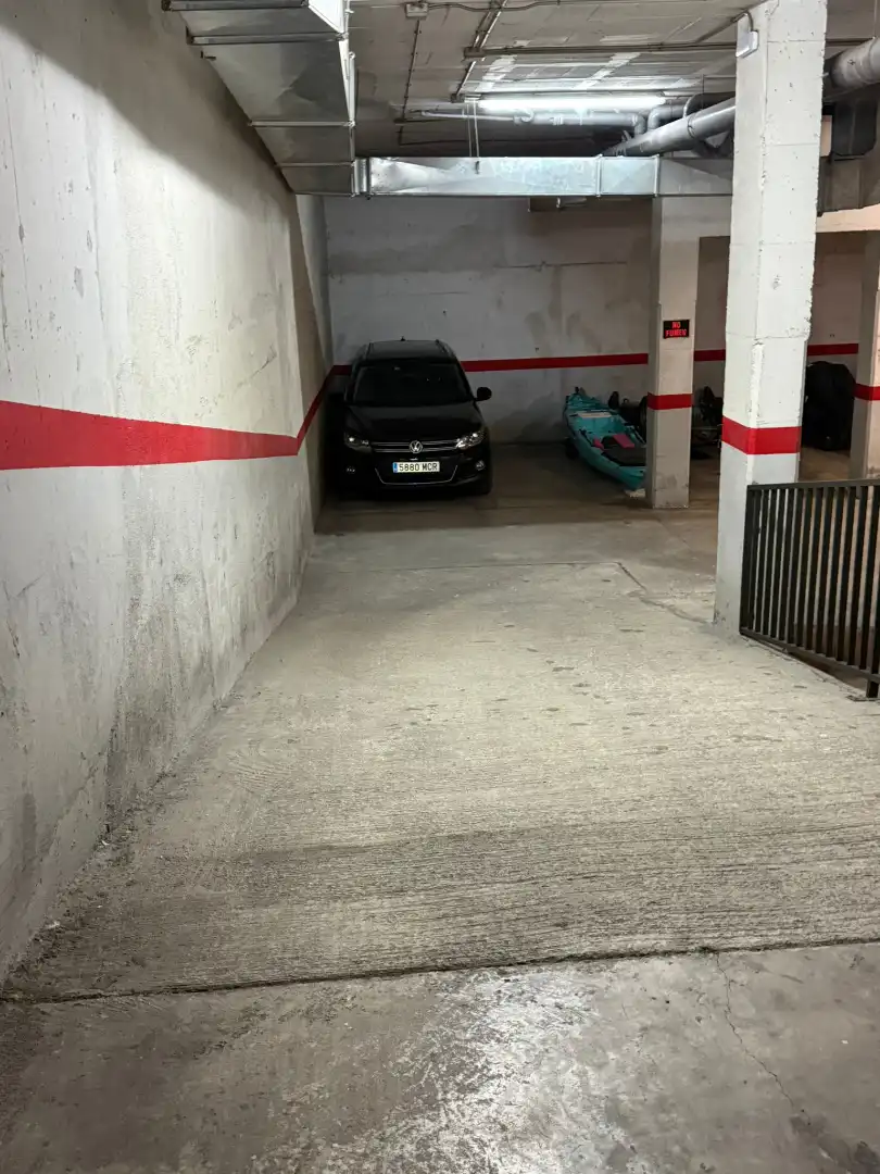 Parking with lift for sale in Centre - Estació, imagen 3