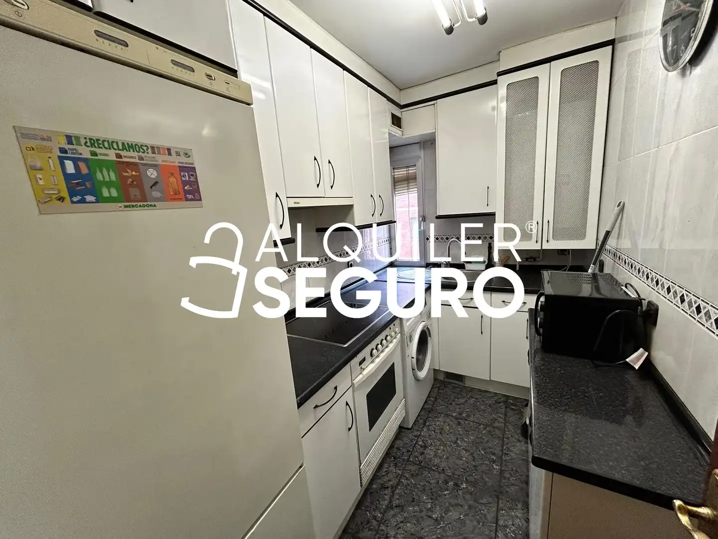 Kitchen of Flat for rent in Puente de Vallecas